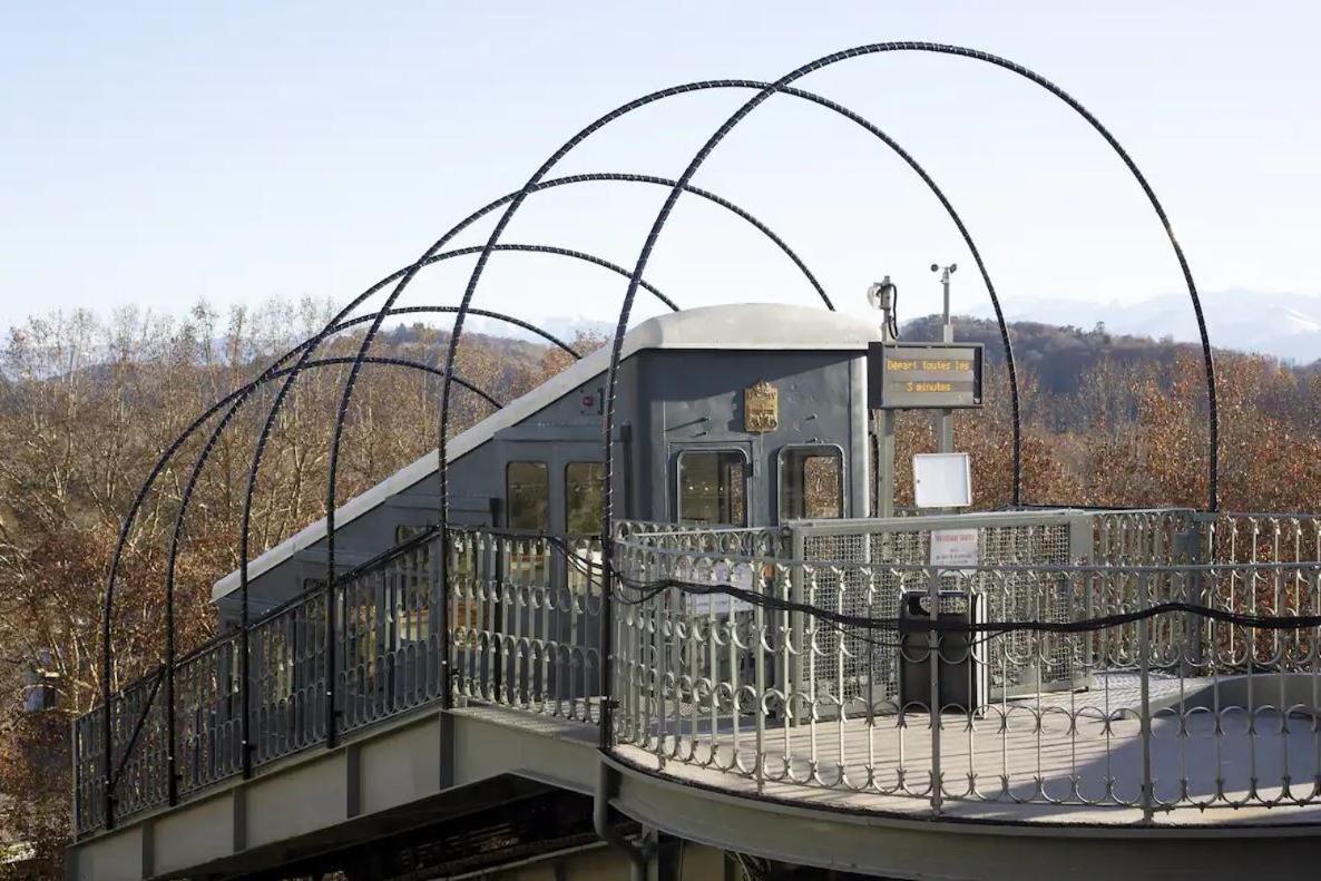ポーLe Petit Park-Studio-Terrasse- Piscine-Wifi Fibreアパートメント エクステリア 写真